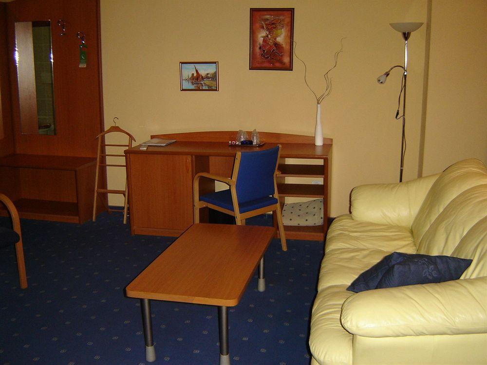 Hotel Millenium Constanţa Esterno foto