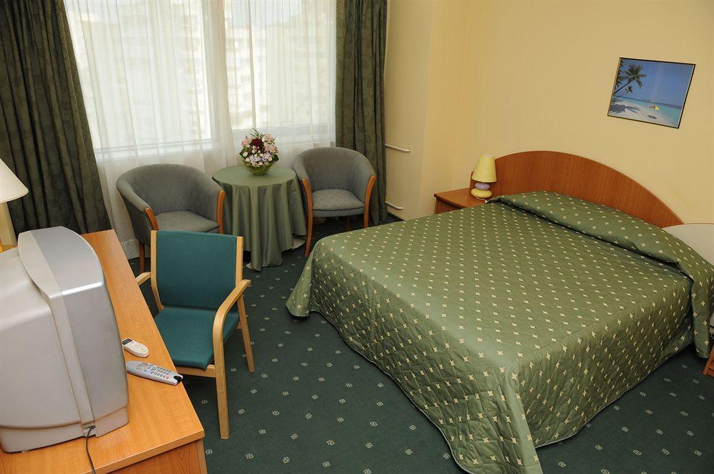Hotel Millenium Constanţa Esterno foto