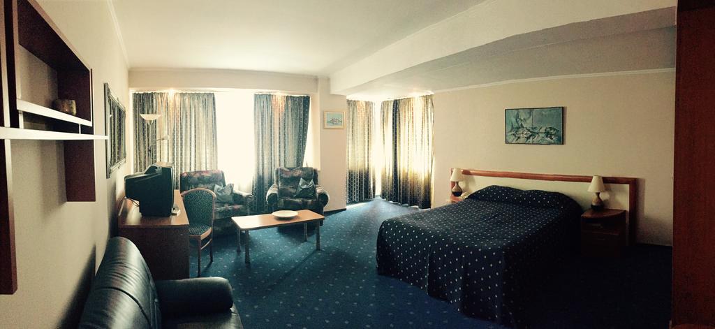 Hotel Millenium Constanţa Esterno foto